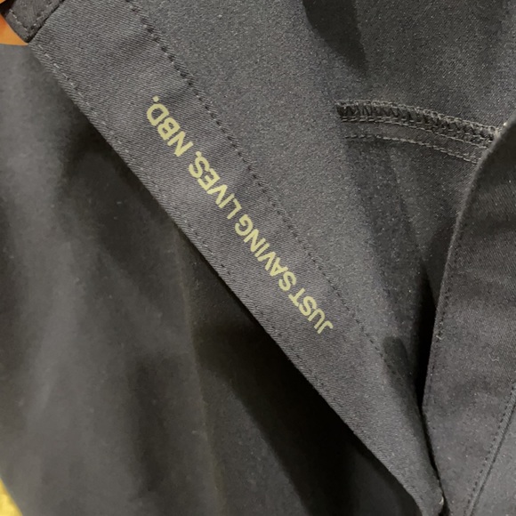 Figs scrub top - Picture 3 of 6